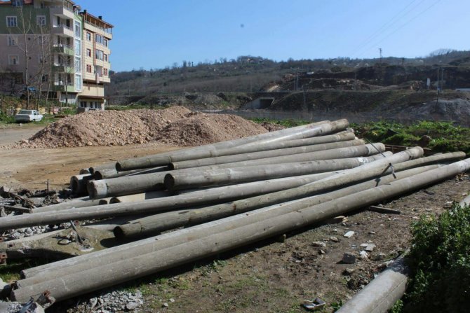 Ordu'da beton direklerin altında kalan çocuk yaralandı