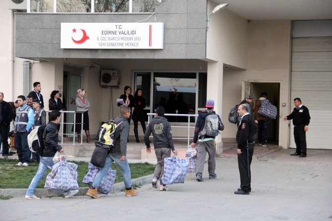 Yunanistan'ın kaçakları Türkiye'ye iadesi