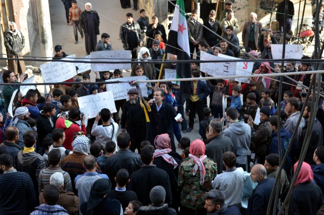 Suriye'de yönetim karşıtı gösteriler yeniden başladı