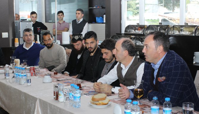 Trabzonspor'da yönetim ve futbolcular yemekte buluştu