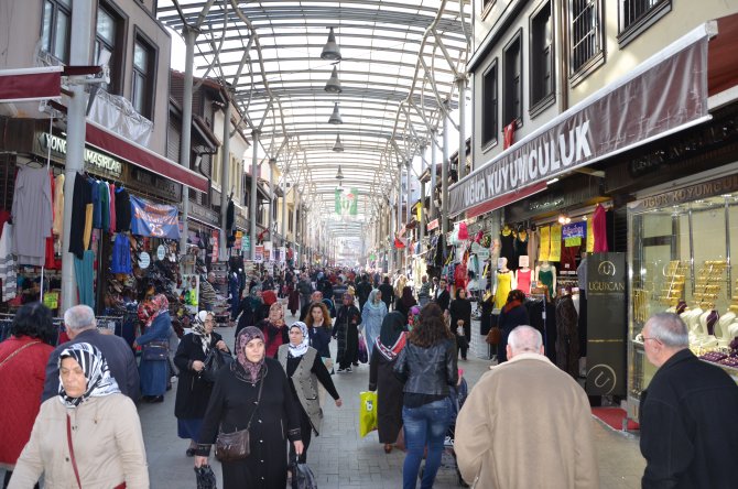 Çarşı ve pazarda "sezon sonu" bereketi