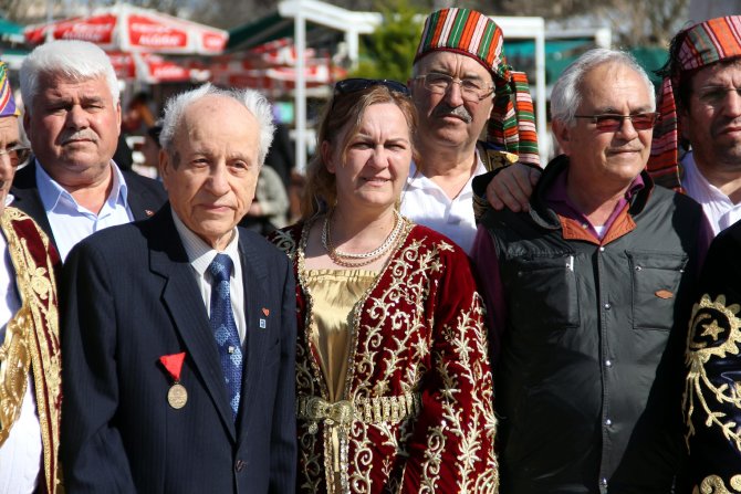 "Kadınlar da ağa olur"