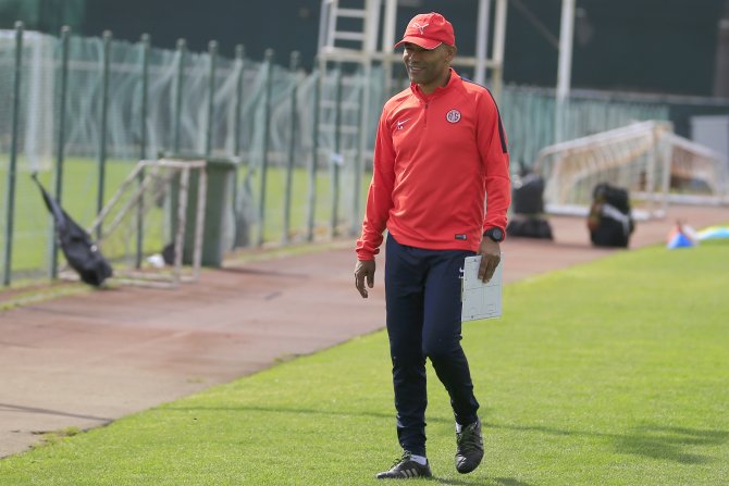 Eto'o'ya Brezilya usulü doğum günü kutlaması