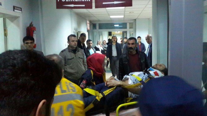Bitlis'te hemzemin geçitte kaza: 1 ölü, 3 yaralı