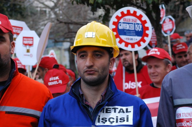 DİSK üyelerinden Kadıköy'de eylem