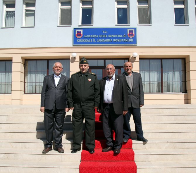 Şehit babalarından jandarma komutanına ziyaret
