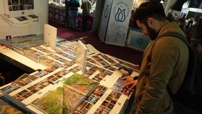 3. CNR Kitap Fuarı'nda AA standına büyük ilgi