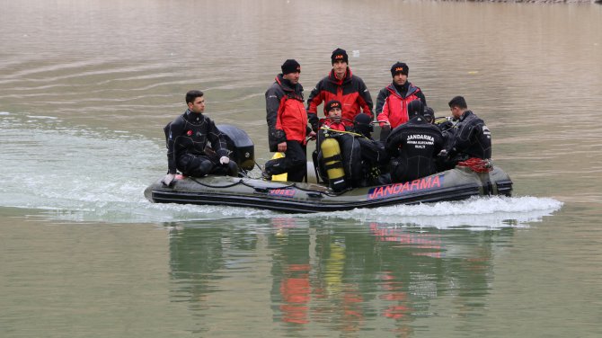 Erzurum'da Çoruh Nehri'ne düşen çocuk
