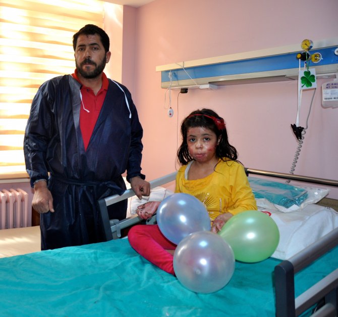 Suriyeli baba, kızları ve eşi için yardım bekliyor