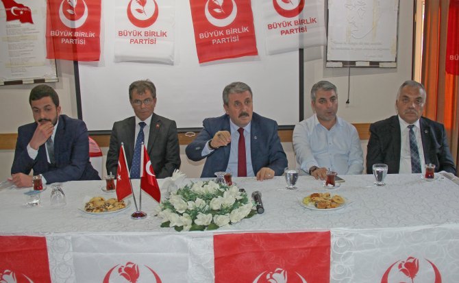 "Herkes, kendine göre bir anayasa istiyor"