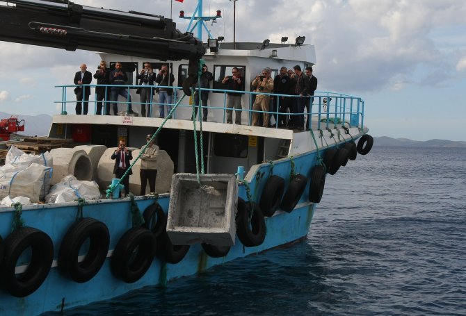 Çeşme'de "su altı canlılığı" için gemi batırılacak
