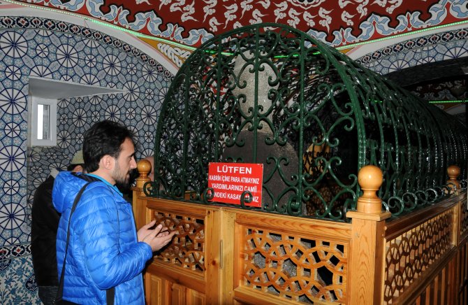 Türbelerde "YGS" yoğunluğu