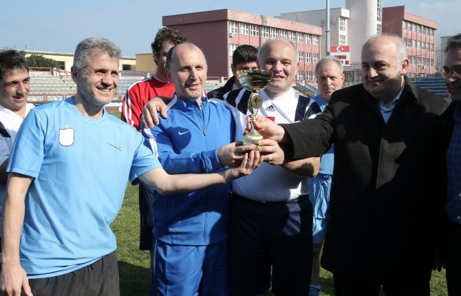 Usta ve Mandıralı futbol oynadı