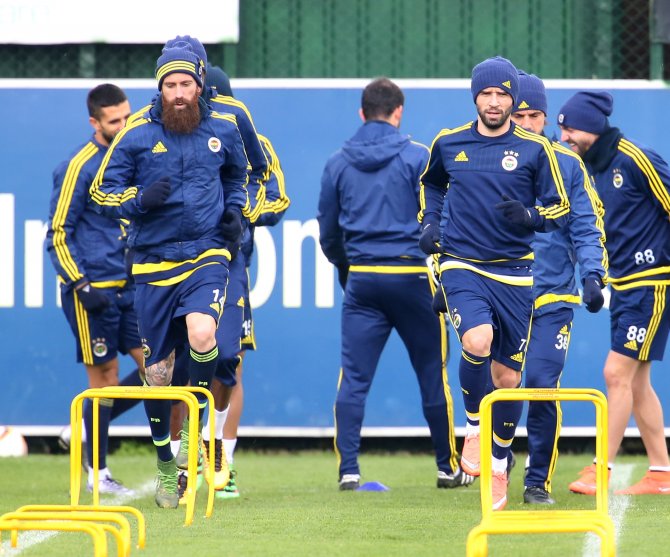 Fenerbahçe'de Gökhan Gönül takımla çalıştı
