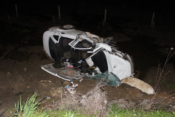 Manisa'da trafik kazası: 3 ölü, 7 yaralı