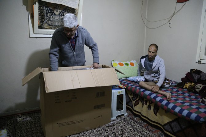 Rus uçaklarının hedefi olan gence tekerlekli sandalye