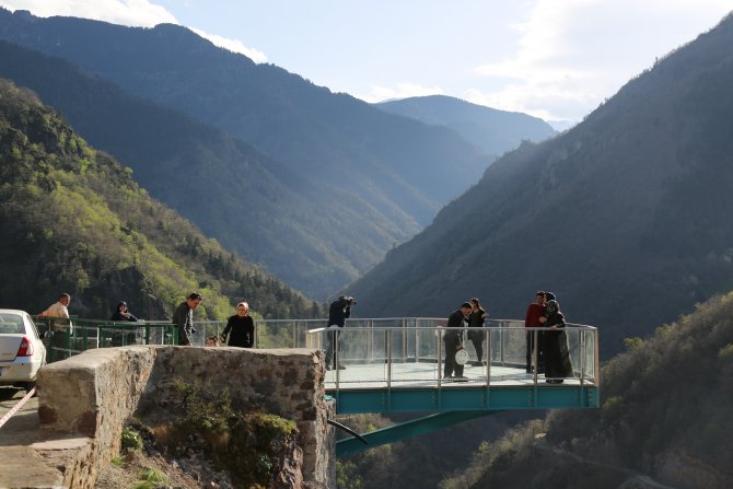 Türkiye'nin en yüksek cam seyir terasına ziyaretçi ilgisi