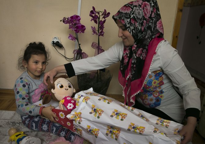 Patlamayı "oyun" sanan Nisanur, evinde iyileşecek