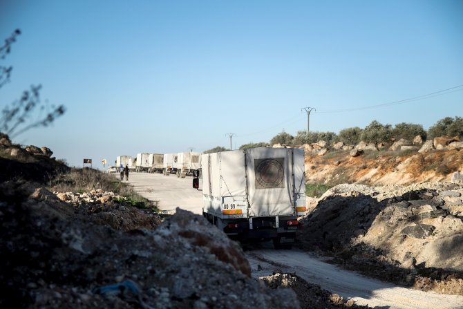 Suriye'de kuşatma altındaki bölgelere yardım girişleri devam ediyor