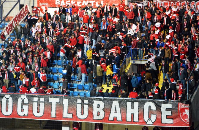 Taraftarlar arasında bıçaklı kavga: 4 yaralı