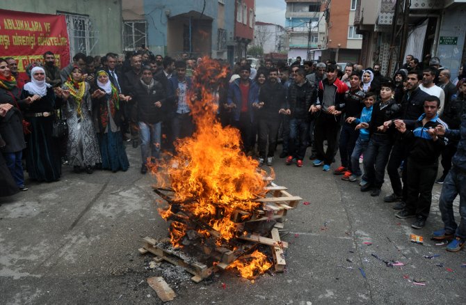 Bursa'da izinsiz yürüyüş yapan gruba polis müdahalesi