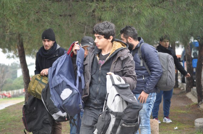 Yabancı uyrukluları taşıyan minibüs devrildi: 5 yaralı