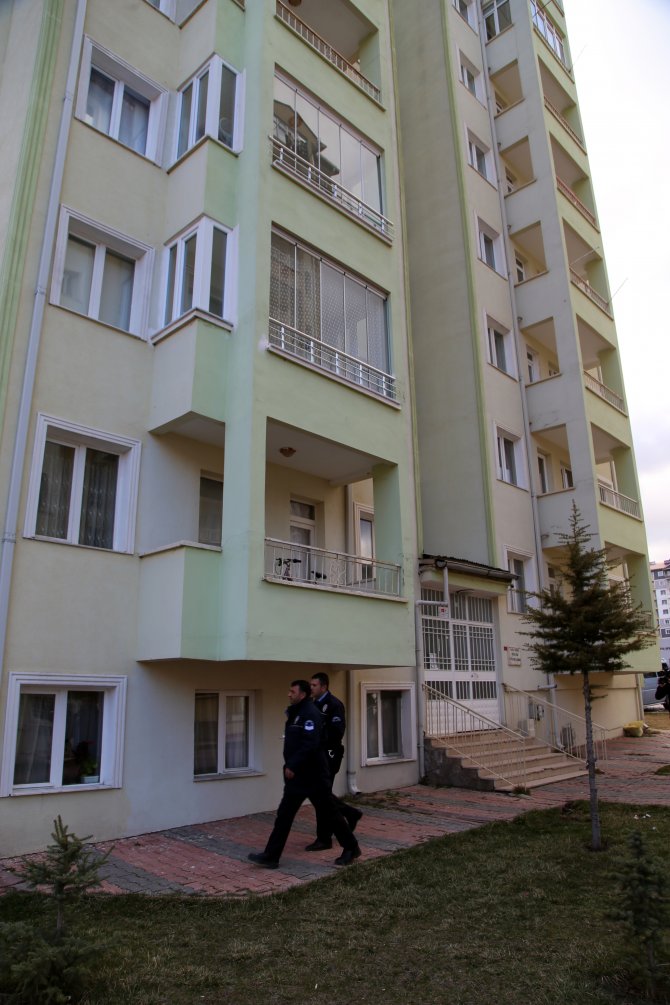 Pencereden düşen alzaymır hastası kadın öldü