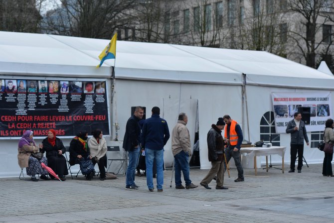 Brüksel'deki terör örgütü çadırı
