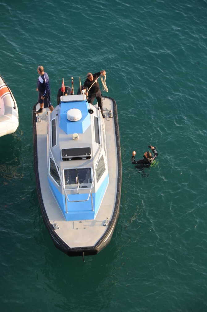 Kayalıklarda ceset bulundu