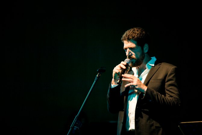 “Sahnelerden Aşk Şarkıları” etkinliği