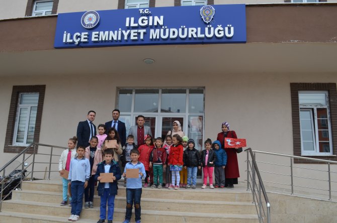 Anaokulu öğrencilerinin emniyet teşkilatını ziyareti
