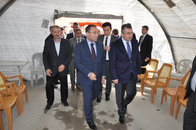 Bakan Bozdağ'dan Emniyet Genel Müdürü Lekesiz'e taziye ziyareti