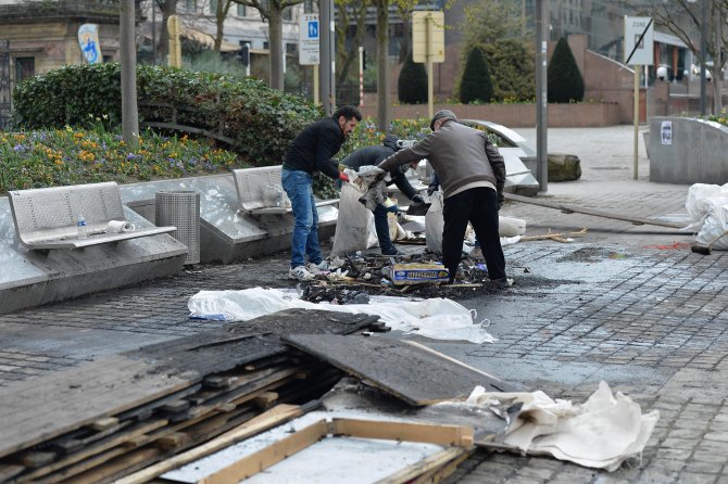 Brüksel'deki terör örgütü çadırı kaldırıldı