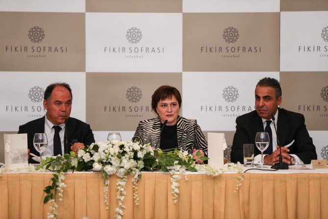 Bakan Sarı "Fikir Sofrası"na konuk oldu