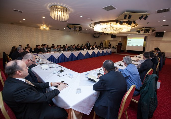 MEB "kodlama" müfredatı için akademisyenleri dinledi