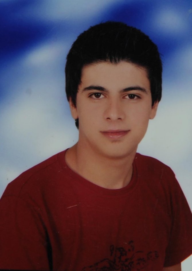 Kardeşinin cesedini "sosyal medyadaki son paylaşımından" buldu