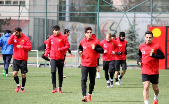 Eskişehirspor'da Galatasaray maçı hazırlıkları sürüyor