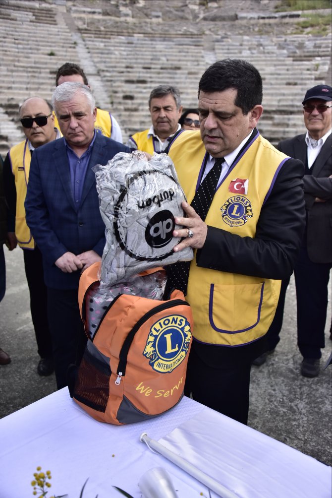 Yakalanan kaçaklar için 2 bin 300 adet yardım çantası