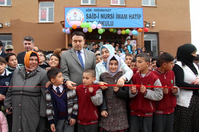 Ağrı'da Said-i Nursi İmam Hatip Ortaokulu açıldı