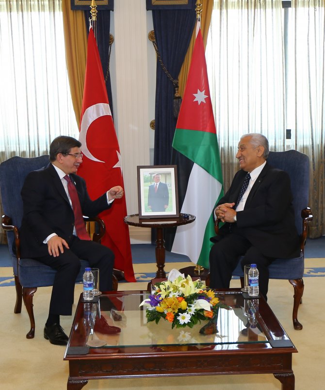 Başbakan Davutoğlu Ürdün'de