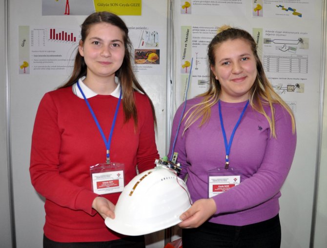 Liseliler elektriği algılayan "akıllı kask" geliştirdi