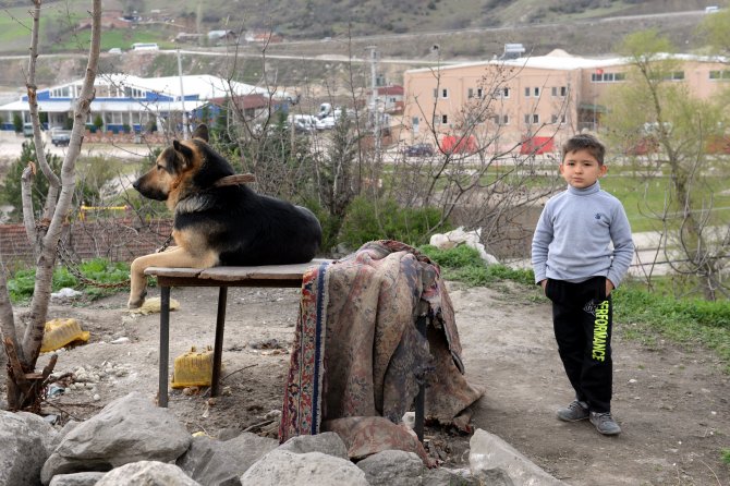 Minik Batuhan kaybolan kuzeninin bulunmasını istiyor
