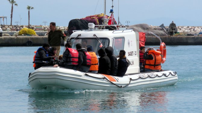 Ayvacık'ta 51 yabancı uyruklu yakalandı