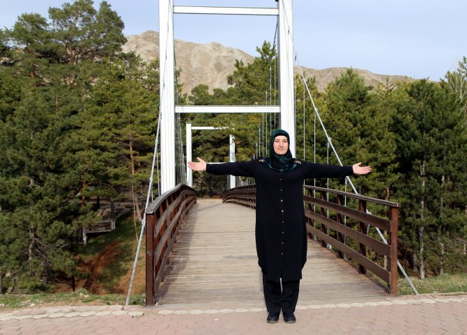 Çoraplarını giyemeyince 9 ayda 64 kilo verdi