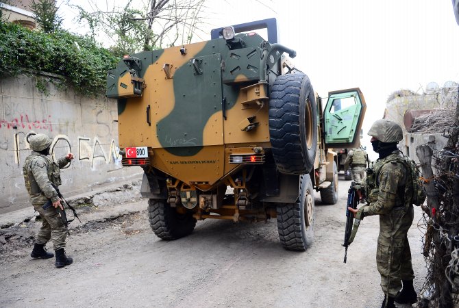 Şırnak'taki ailelere gıda yardımı