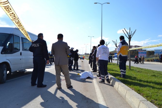 Servis minibüsünün çarptığı çocuk hayatını kaybetti