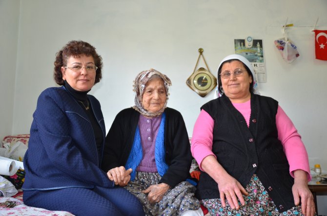 95'lik ikizler gençlerden ilgi bekliyor