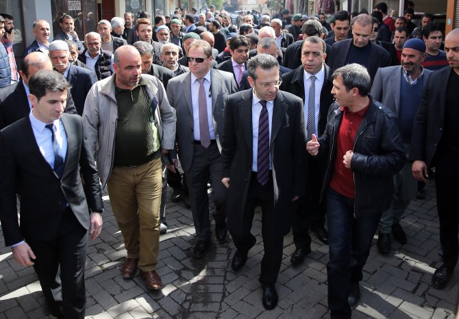 Diyarbakır Valisi Aksoy'dan Sur esnafına ziyaret