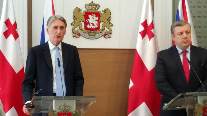 İngiltere Dışişleri Bakanı Hammond, Gürcistan'da
