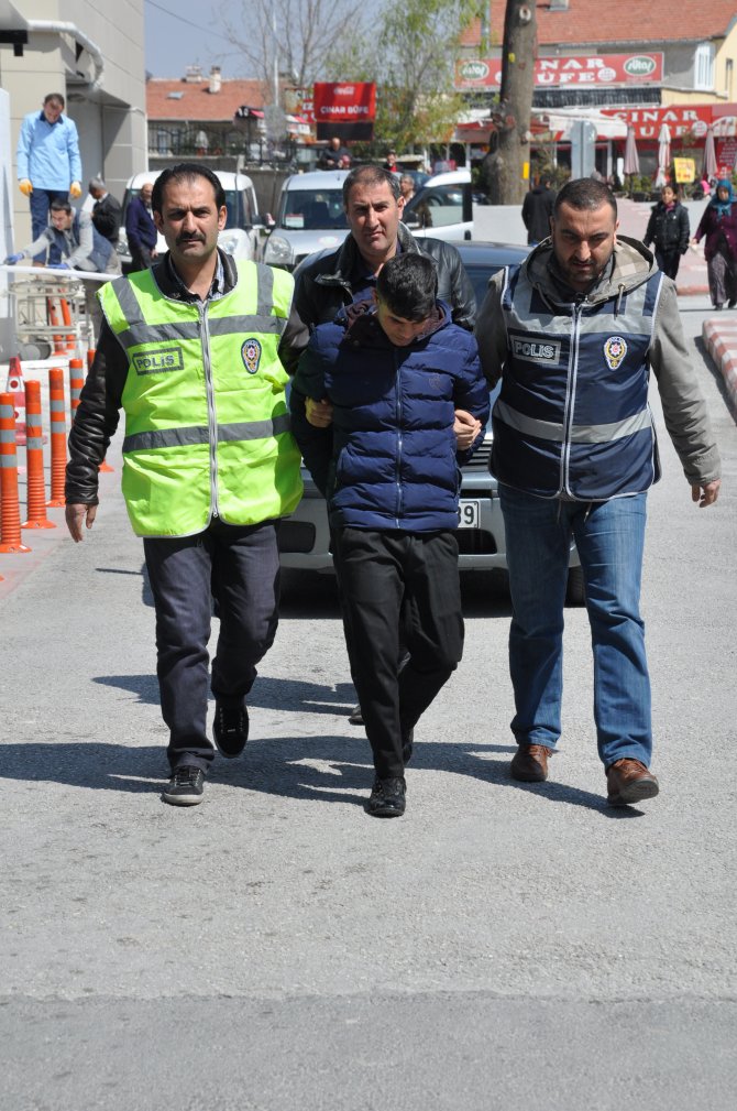 "Şaşkın" dolandırıcı "uyanık" kargocuya yakalandı